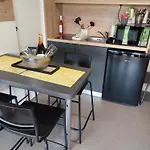 Tin Men Apartmanhaz Διαμέρισμα