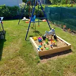 Tin Men Apartmanhaz