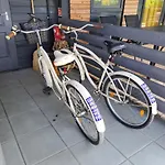 Tin Men Apartmanhaz Διαμέρισμα Tiszafüred