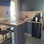 Tin Men Apartmanhaz
