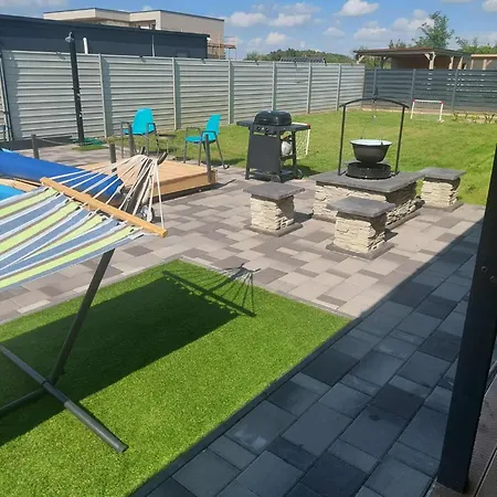 Tin Men Apartmanhaz *