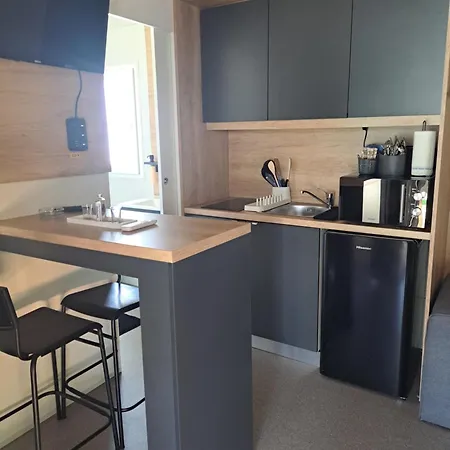 Tin Men Apartmanhaz