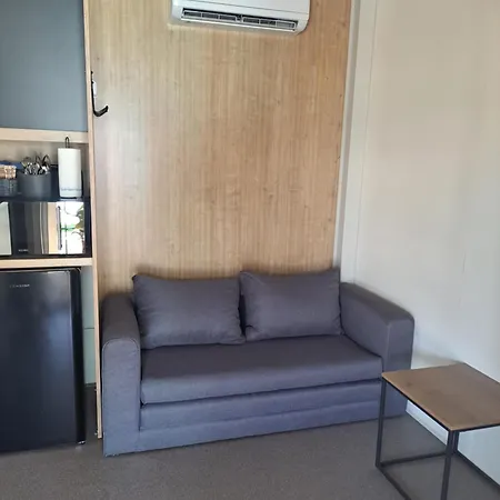 Apartment Tin Men Apartmanhaz *