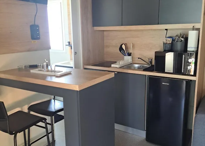 Tin Men Apartmanhaz